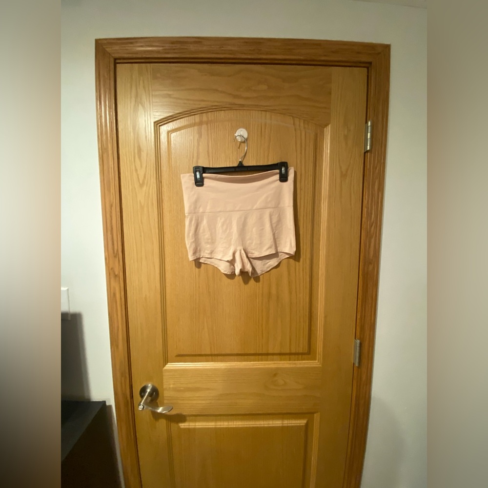 Victoria’s Secret PINK Women’s Size XL Nude High Waisted Boy Short Boxer Shorts